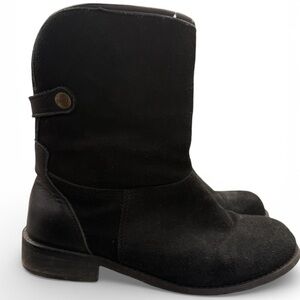 EMU Australia Shearling Boots – Size 8 – Black Suede & Leather